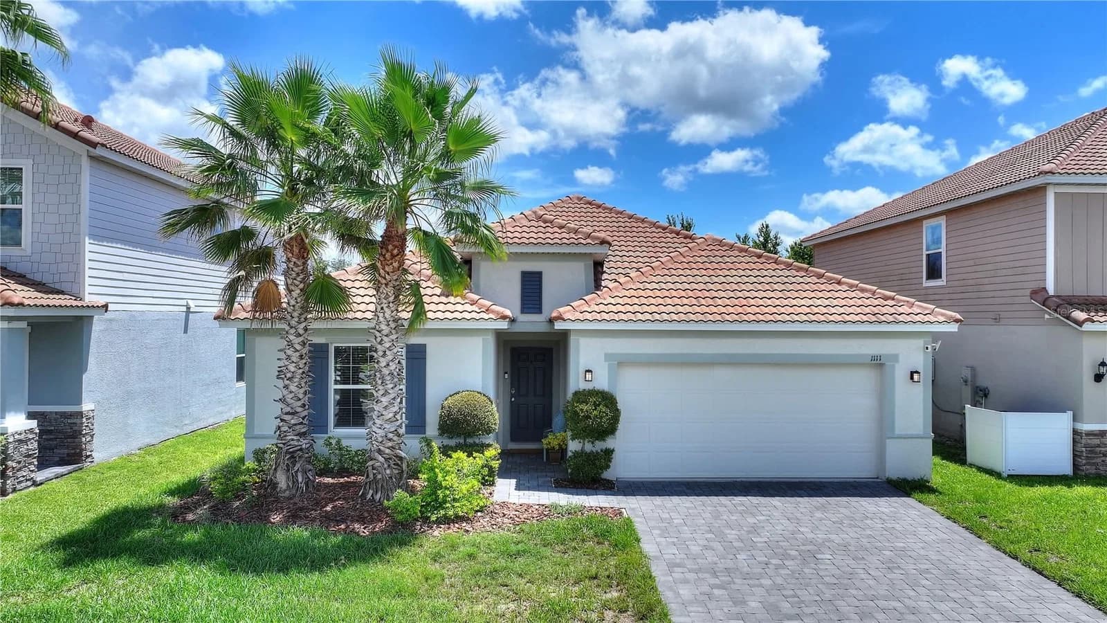 1111 OAK BLUFF 2