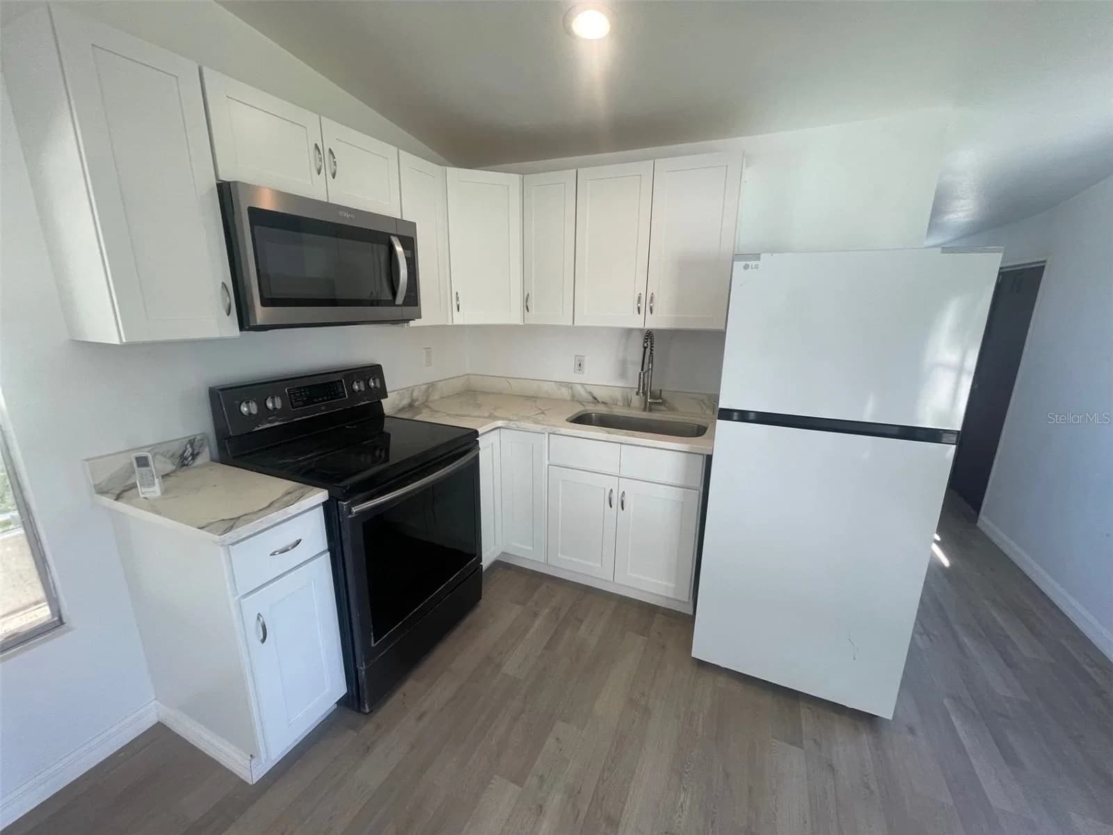 7489 CHARLIN, Orlando, FL 32822 3