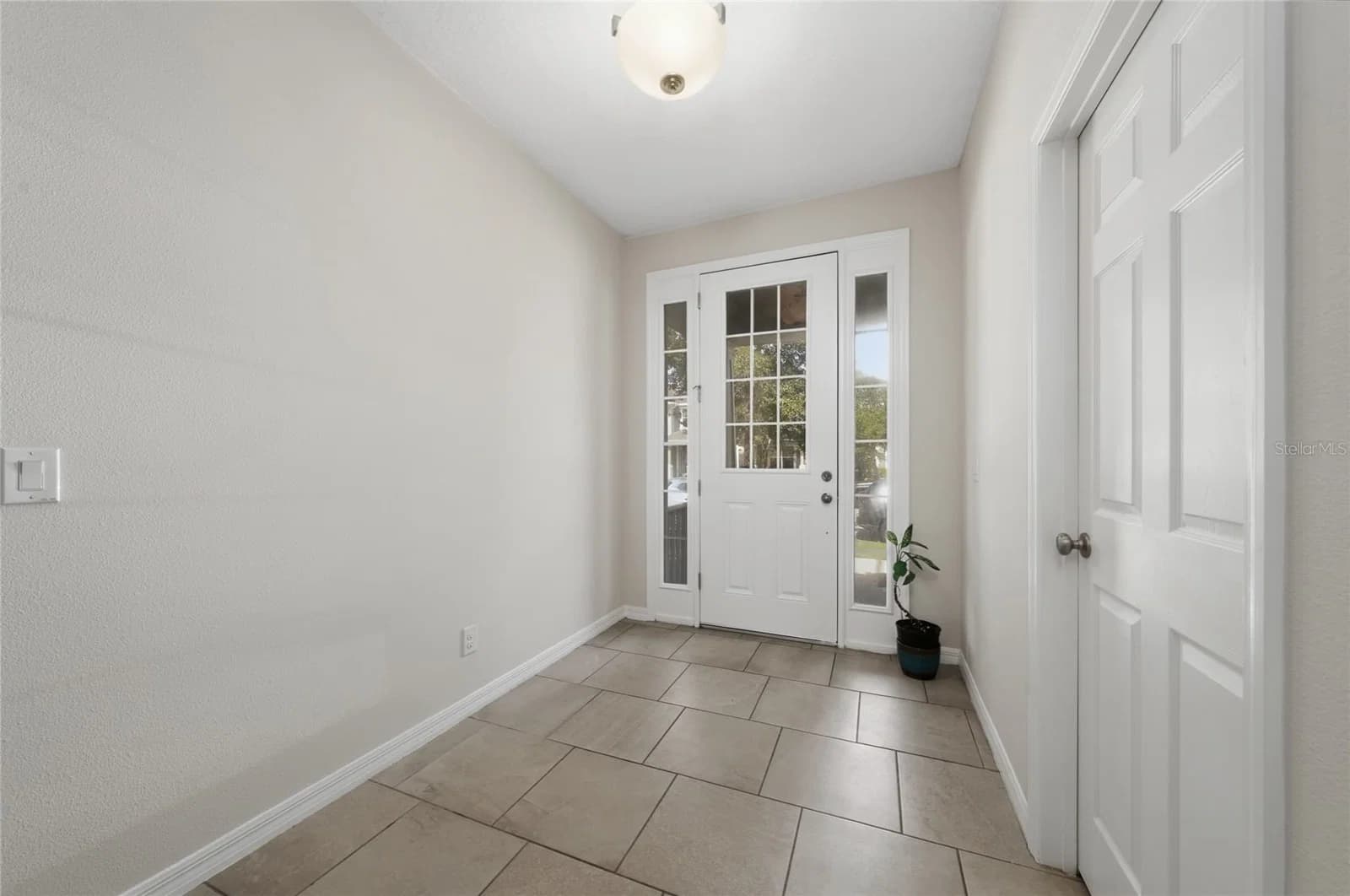 8659 VEDDER, Orlando, FL 32832 3