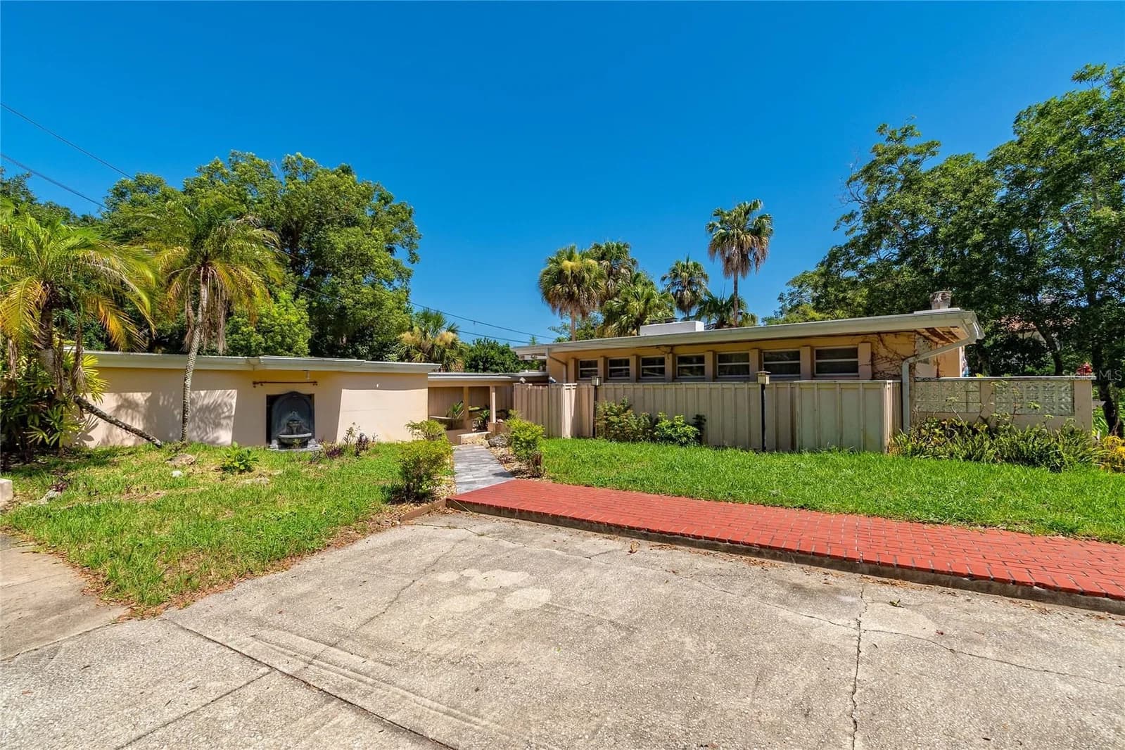 2425 LAKE SUE, Orlando, FL 32803