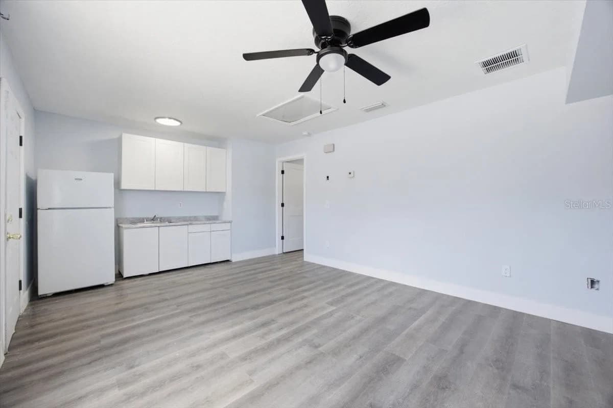 713 WASHINGTON PALM 3