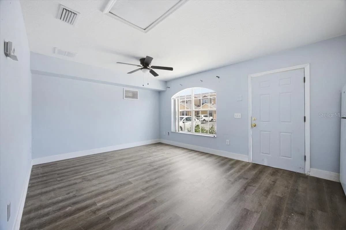 713 WASHINGTON PALM 5