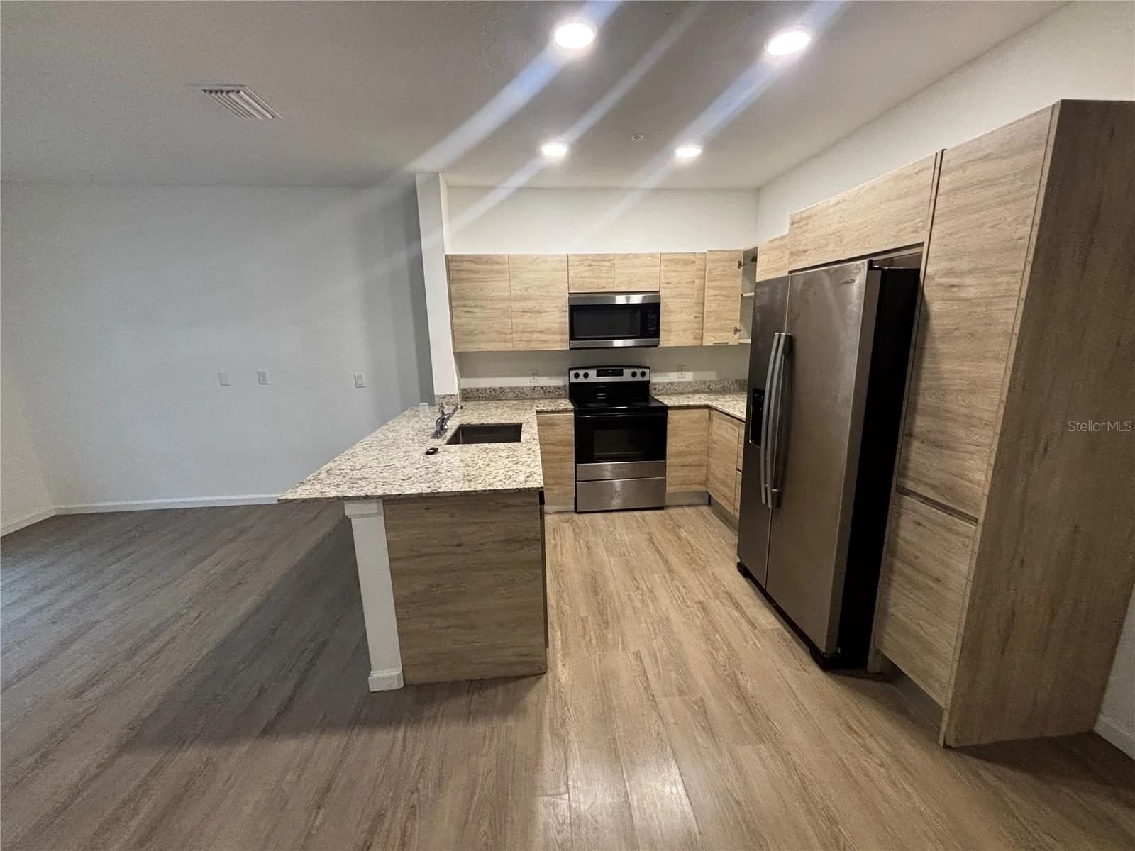 1209 SOUTHSTATION 4