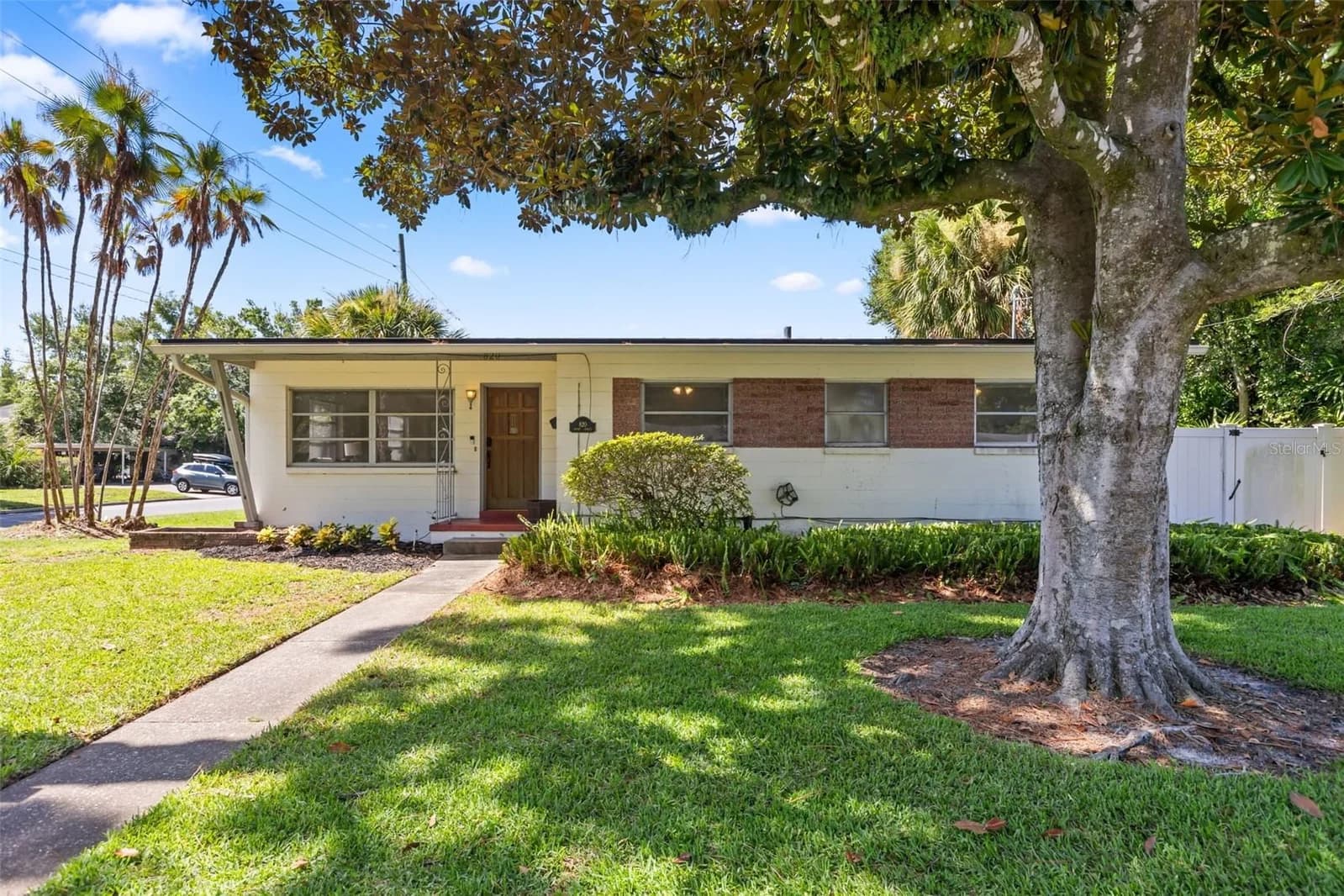 820 RUGBY, Orlando, FL 32804