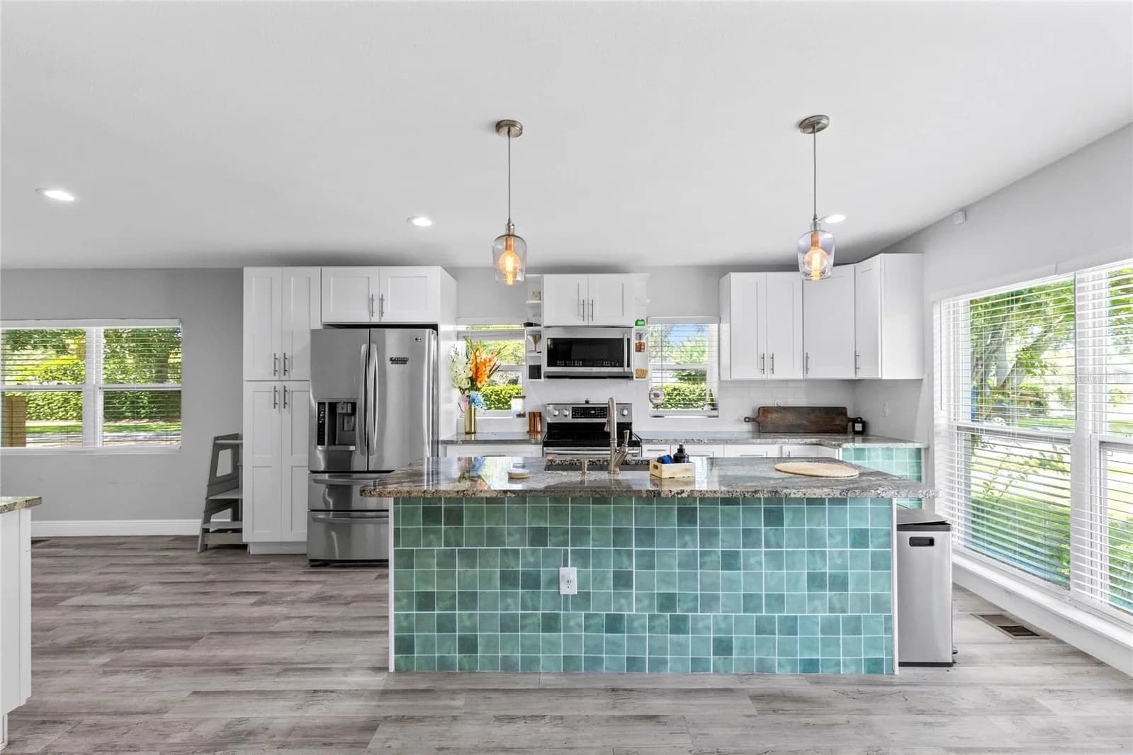 1502 MONTCALM 5