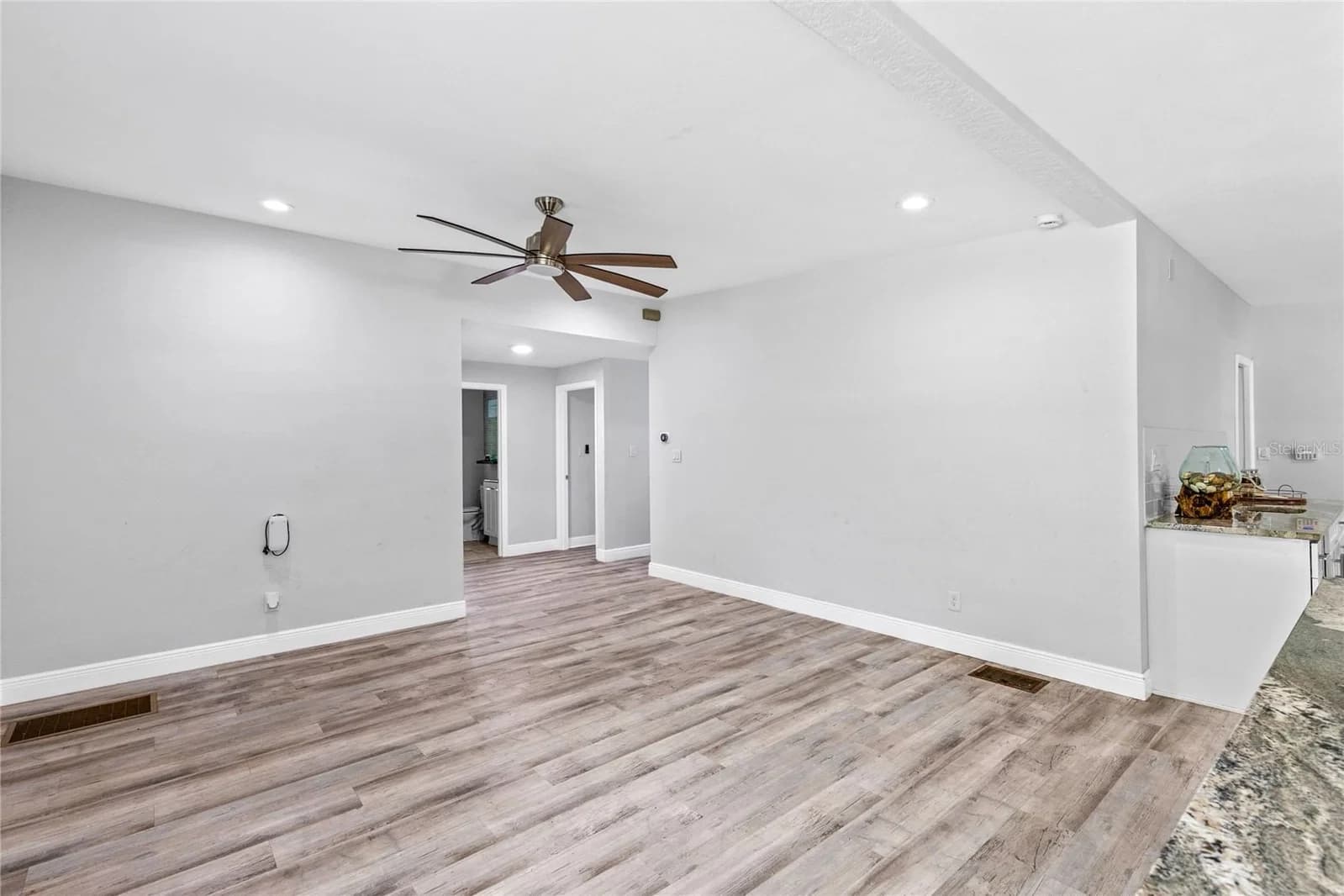 1502 MONTCALM, Orlando, FL 32806 3