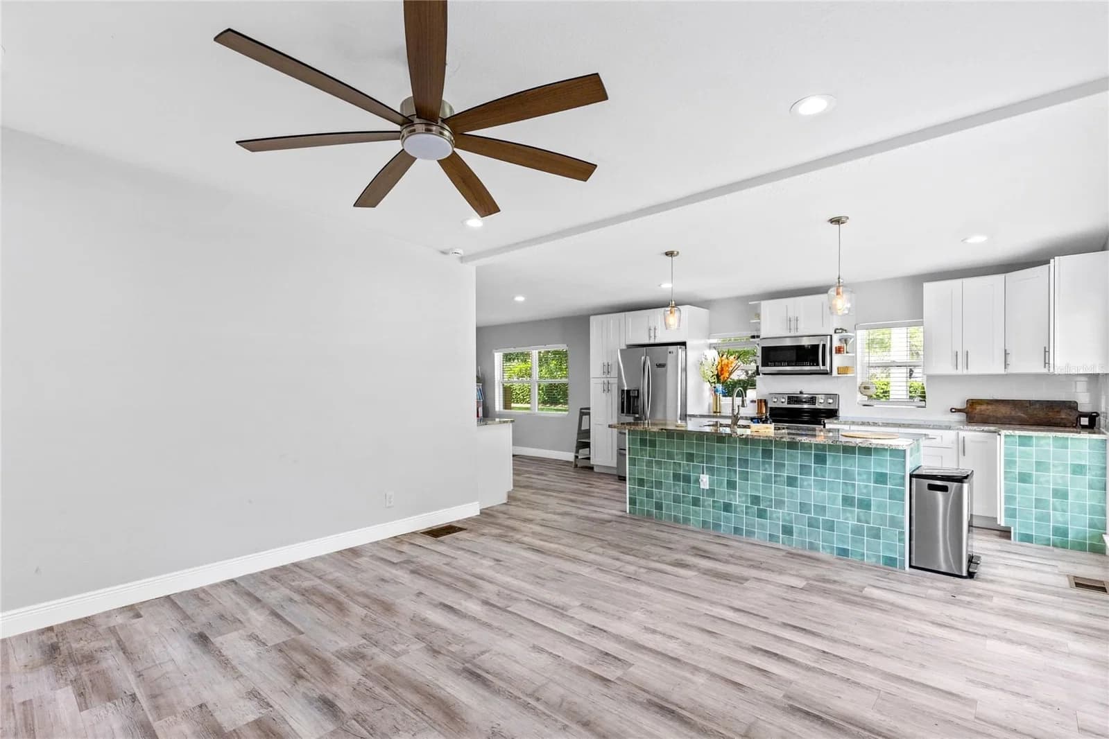 1502 MONTCALM 4