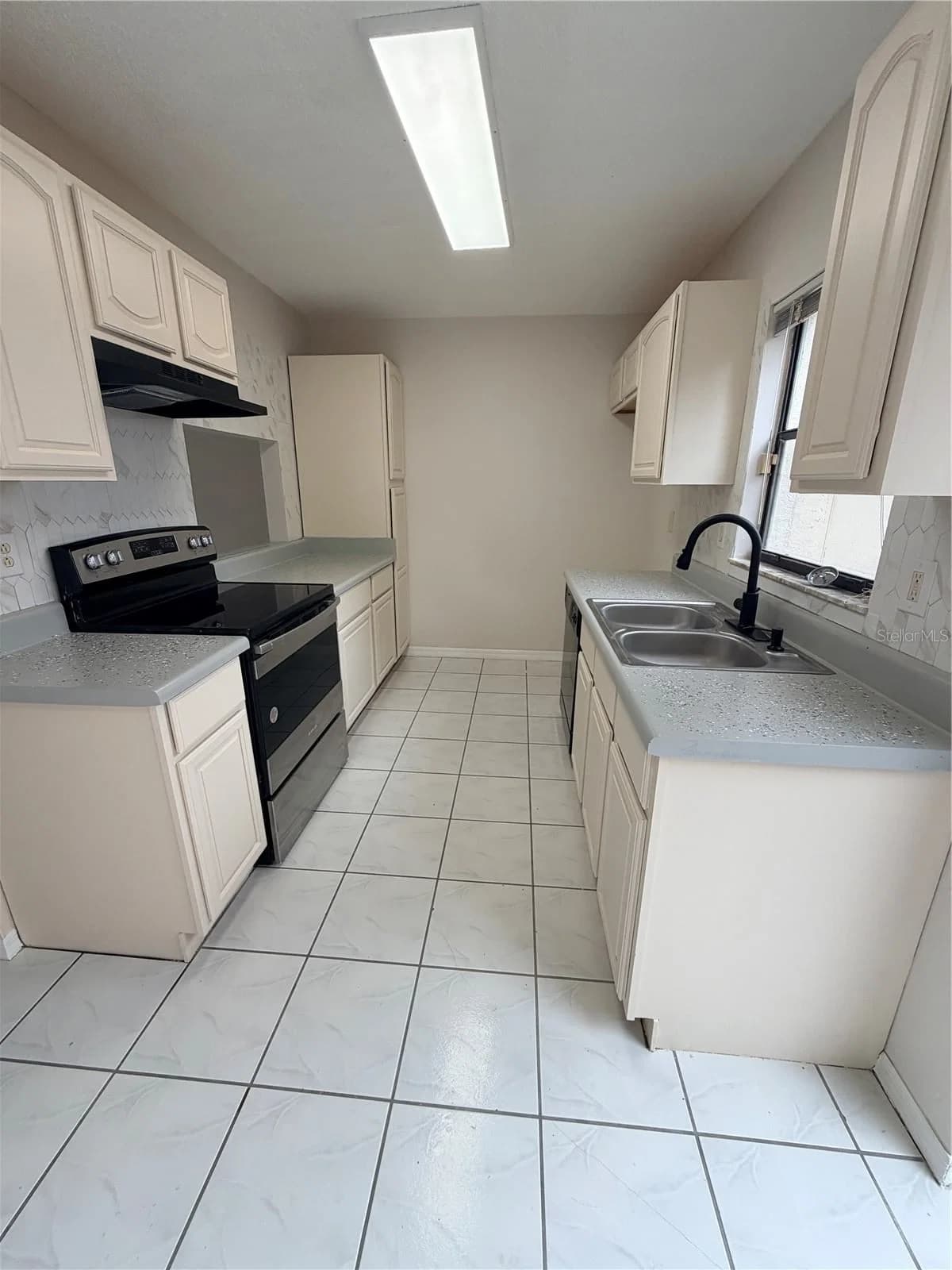 1625 LONG RIDGE 4
