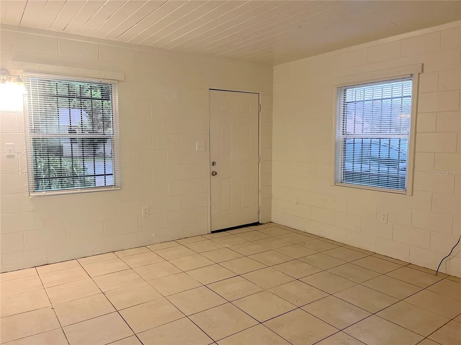 709 BOSTON, Orlando, FL 32805 3
