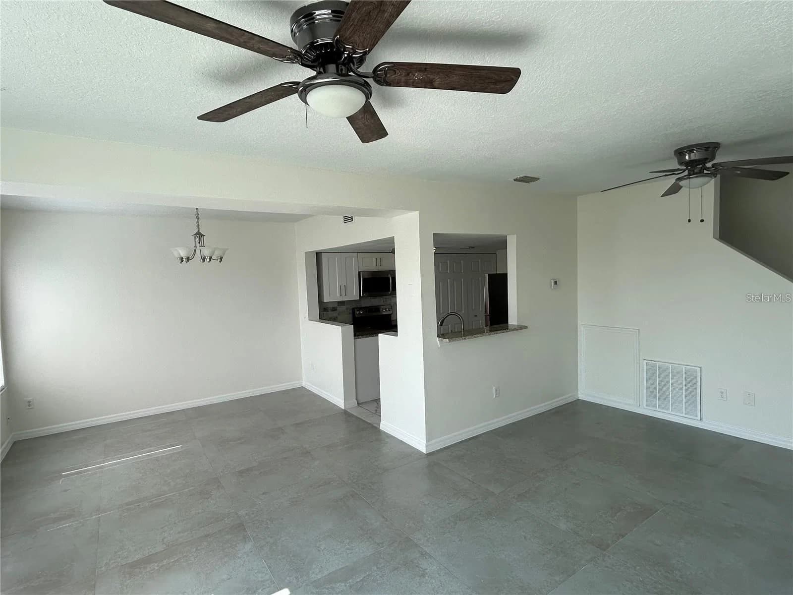 202 WASHINGTON PALM 5