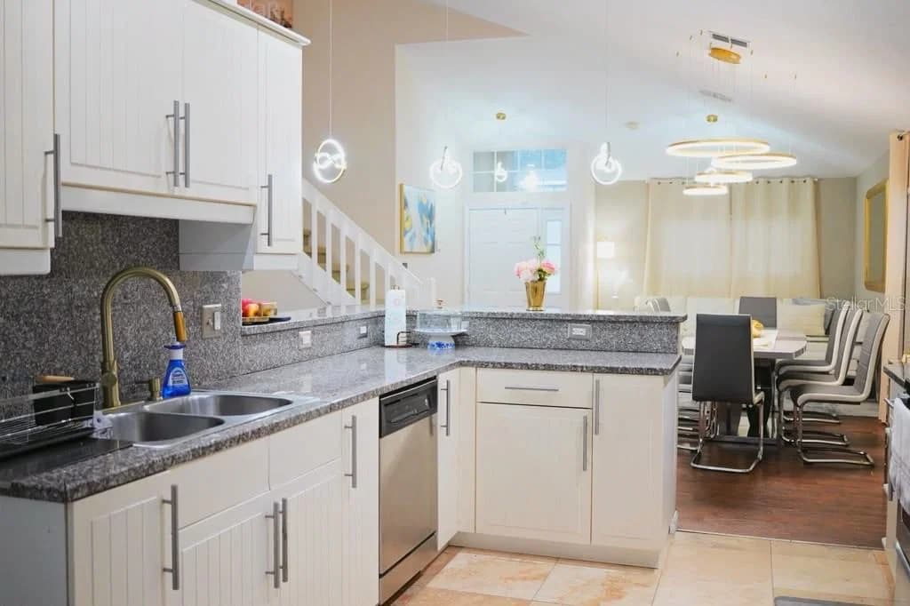 2592 CHATHAM 4