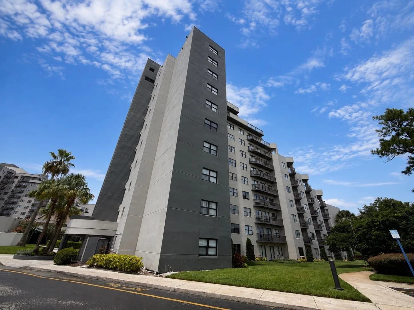 6165 CARRIER, Orlando, FL 32819