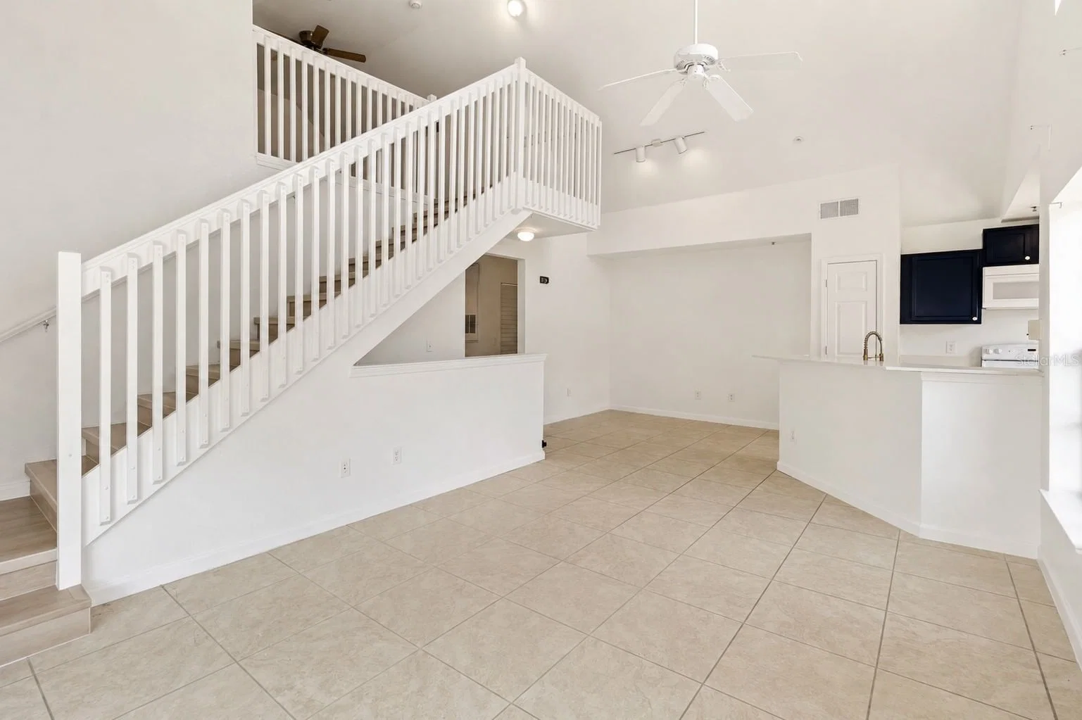 9157 LEE VISTA, Orlando, FL 32829 2