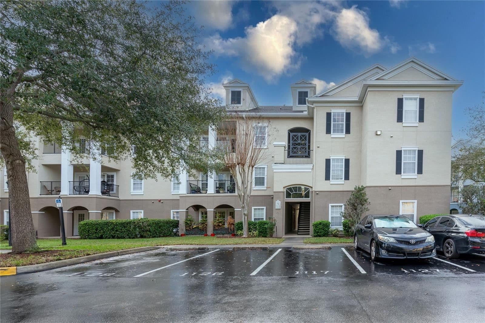 3583 CONROY, Orlando, FL 32839