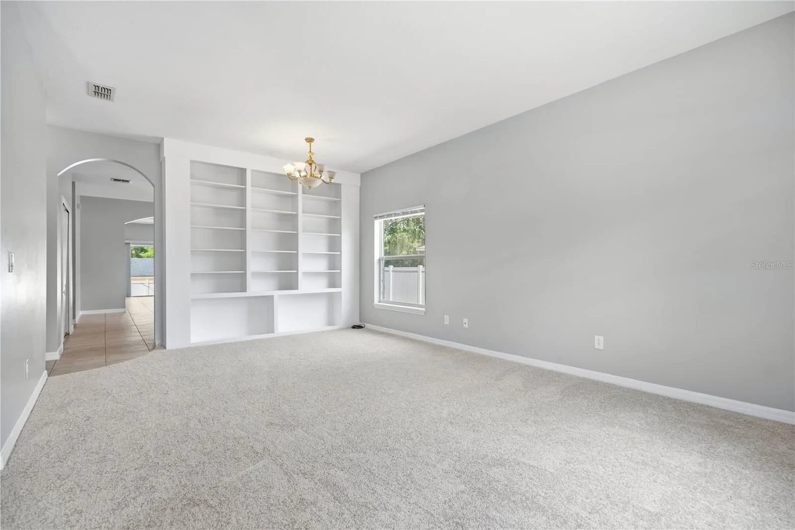 7933 REX HILL 5