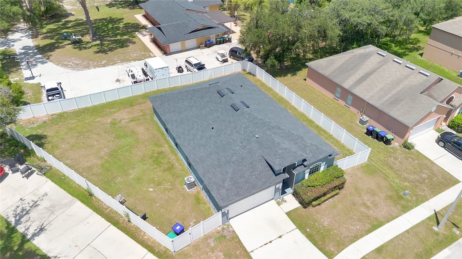 7933 REX HILL 4