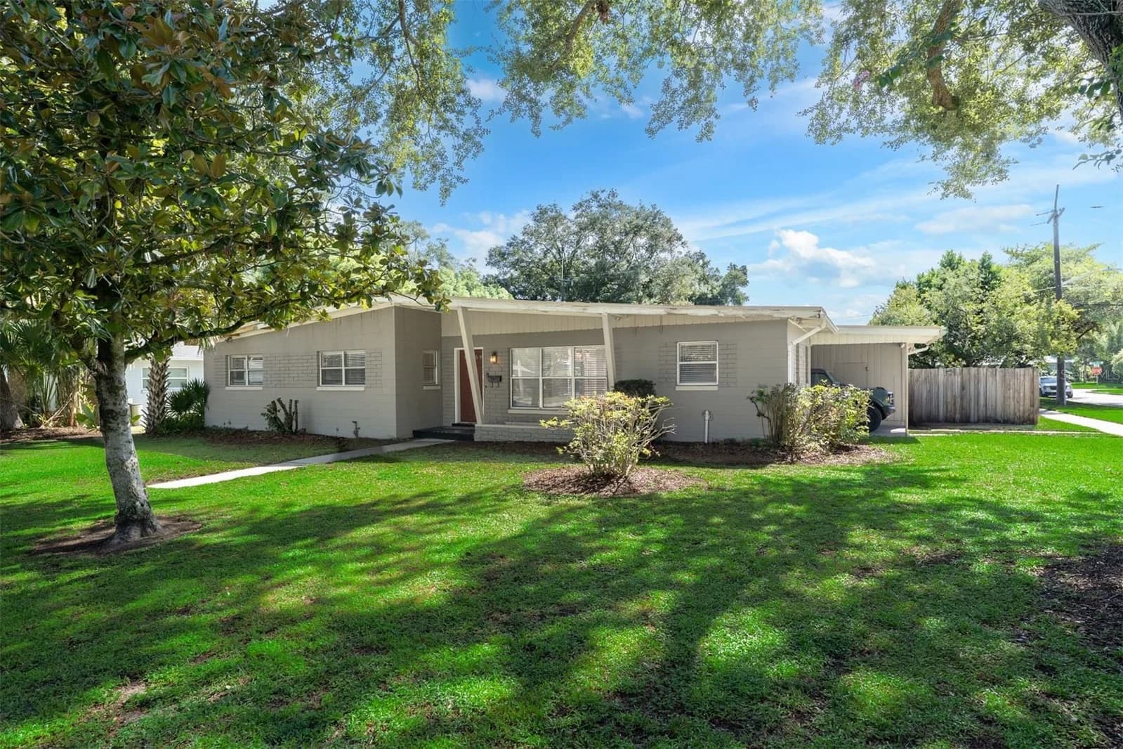 1209 CRYSTAL LAKE 3