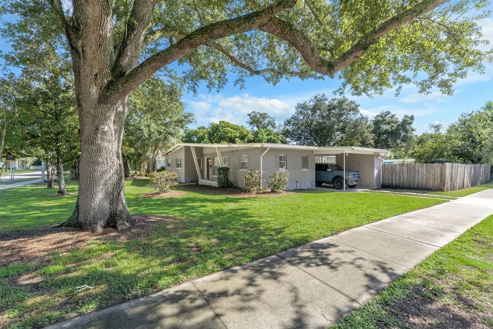 1209 CRYSTAL LAKE 4