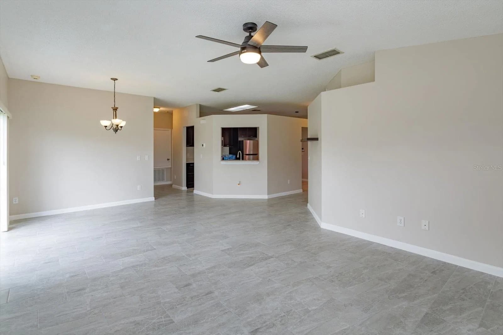 1116 JESSAMINE LAKE 5