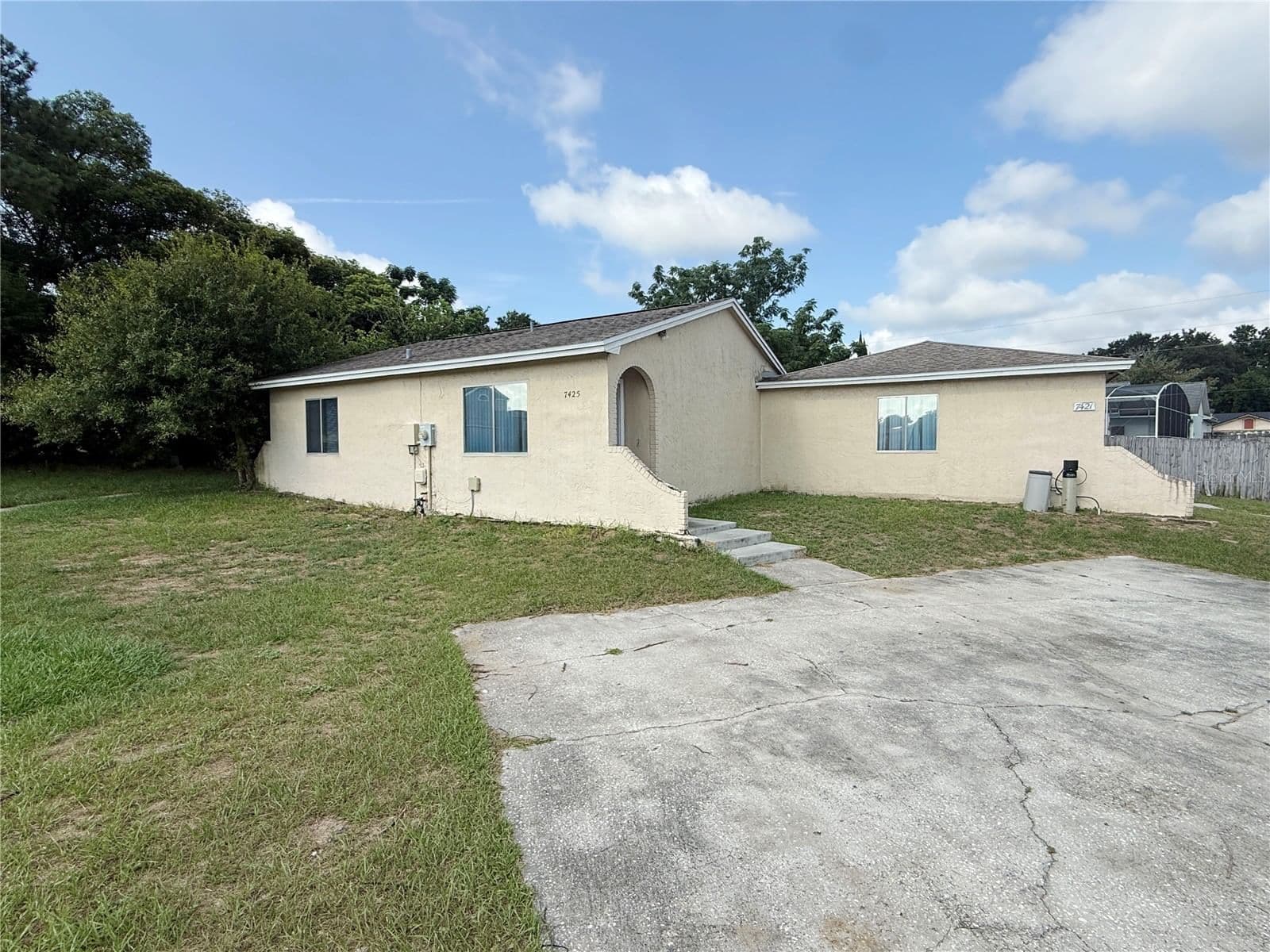 7425 VILLAS OAK 2