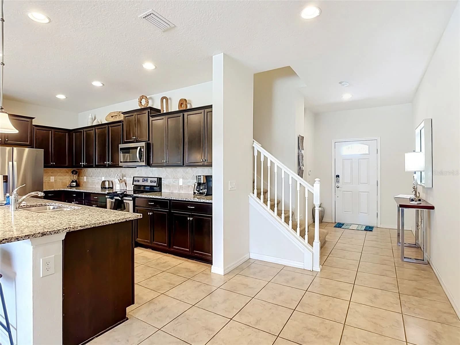 8899 GENEVE CT 3
