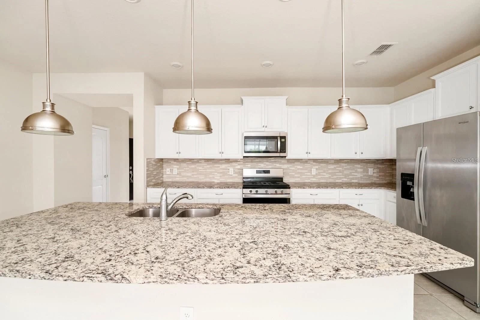 7513 OAK SPRING 3