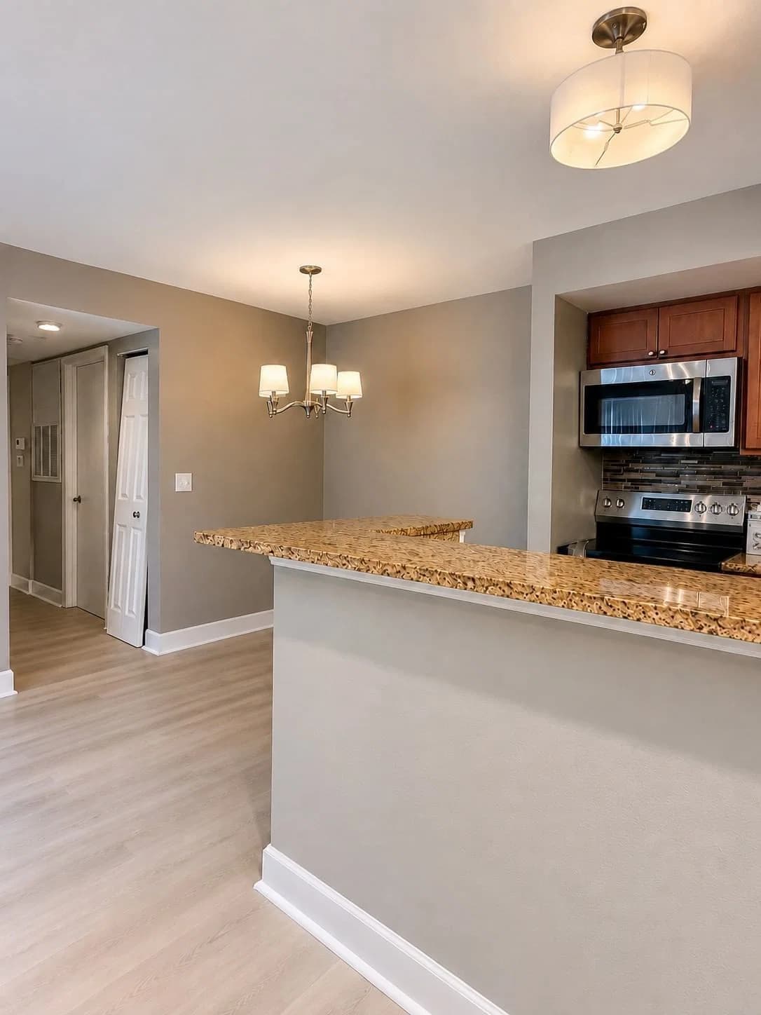 5124 CONROY, Orlando, FL 32811 2