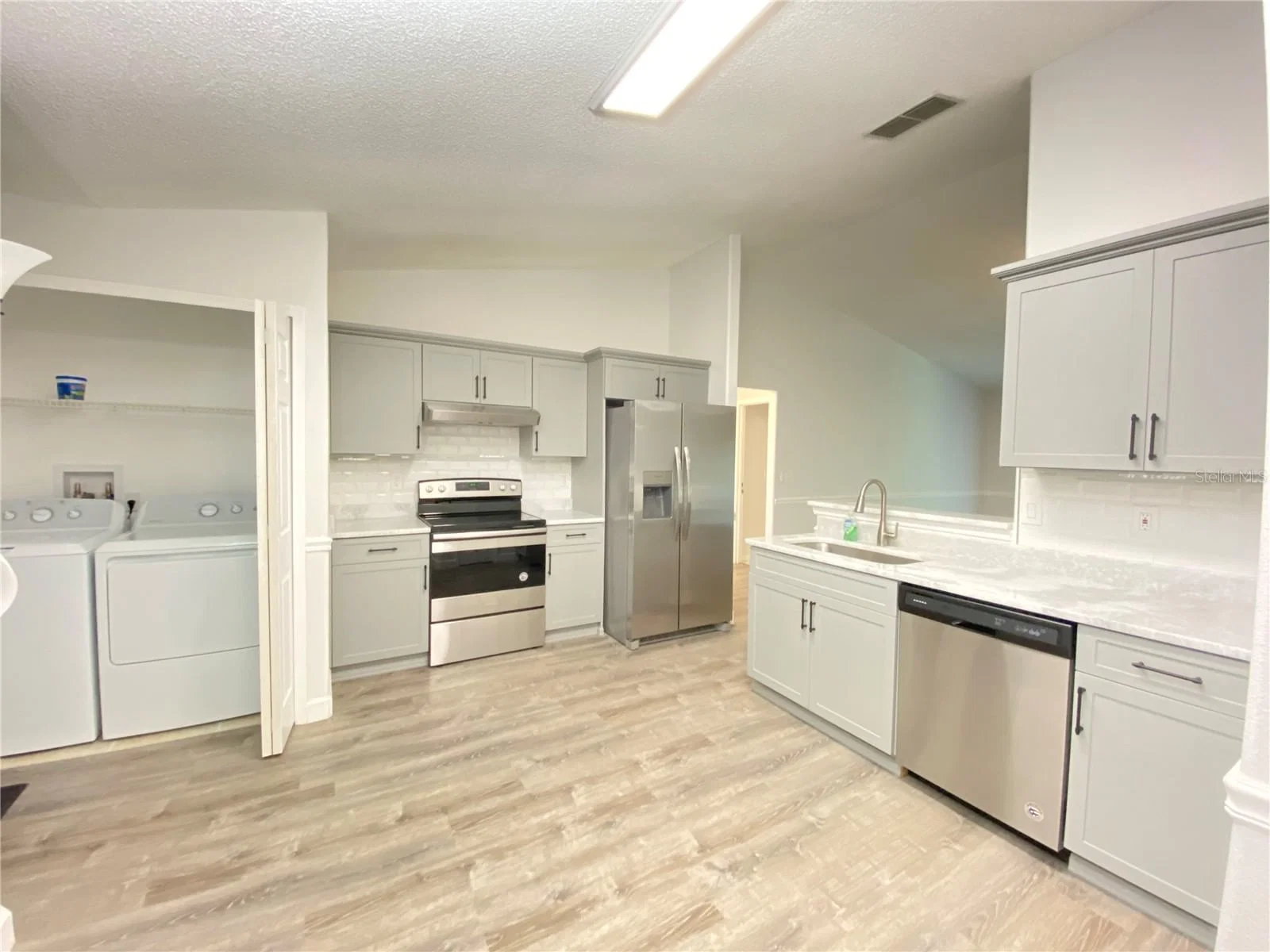 13724 RIVERPATH GROVE, Orlando, FL 32826 3