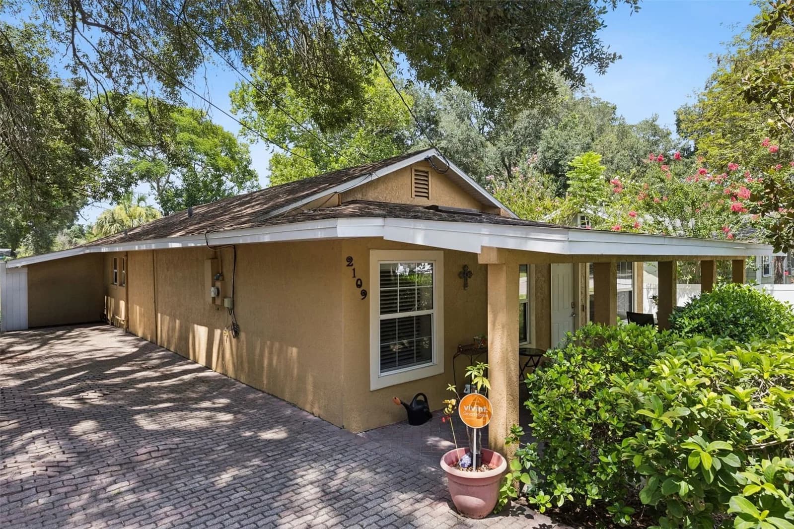 2109 GRANT, Orlando, FL 32806