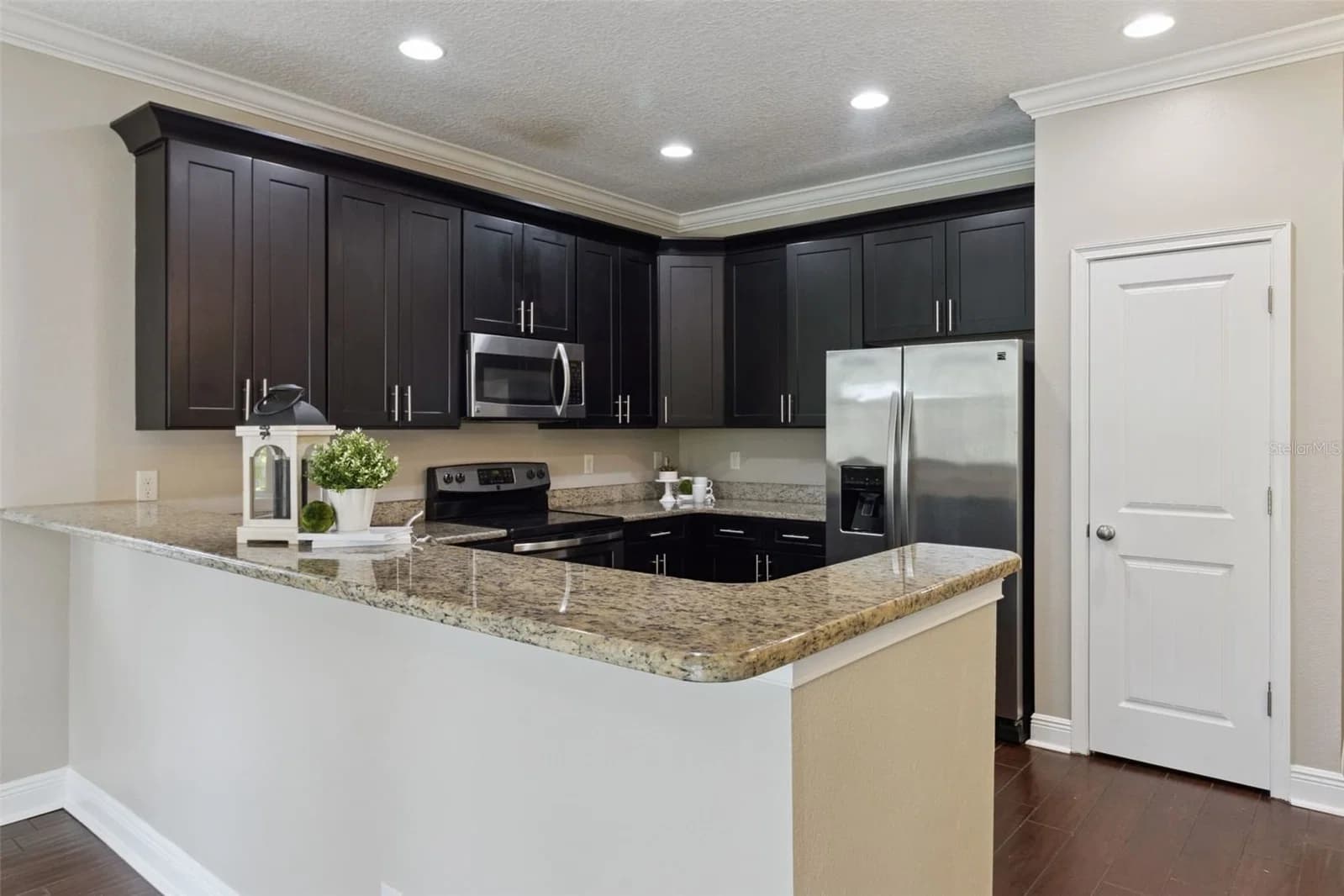 2544 MAYER, Orlando, FL 32806 3