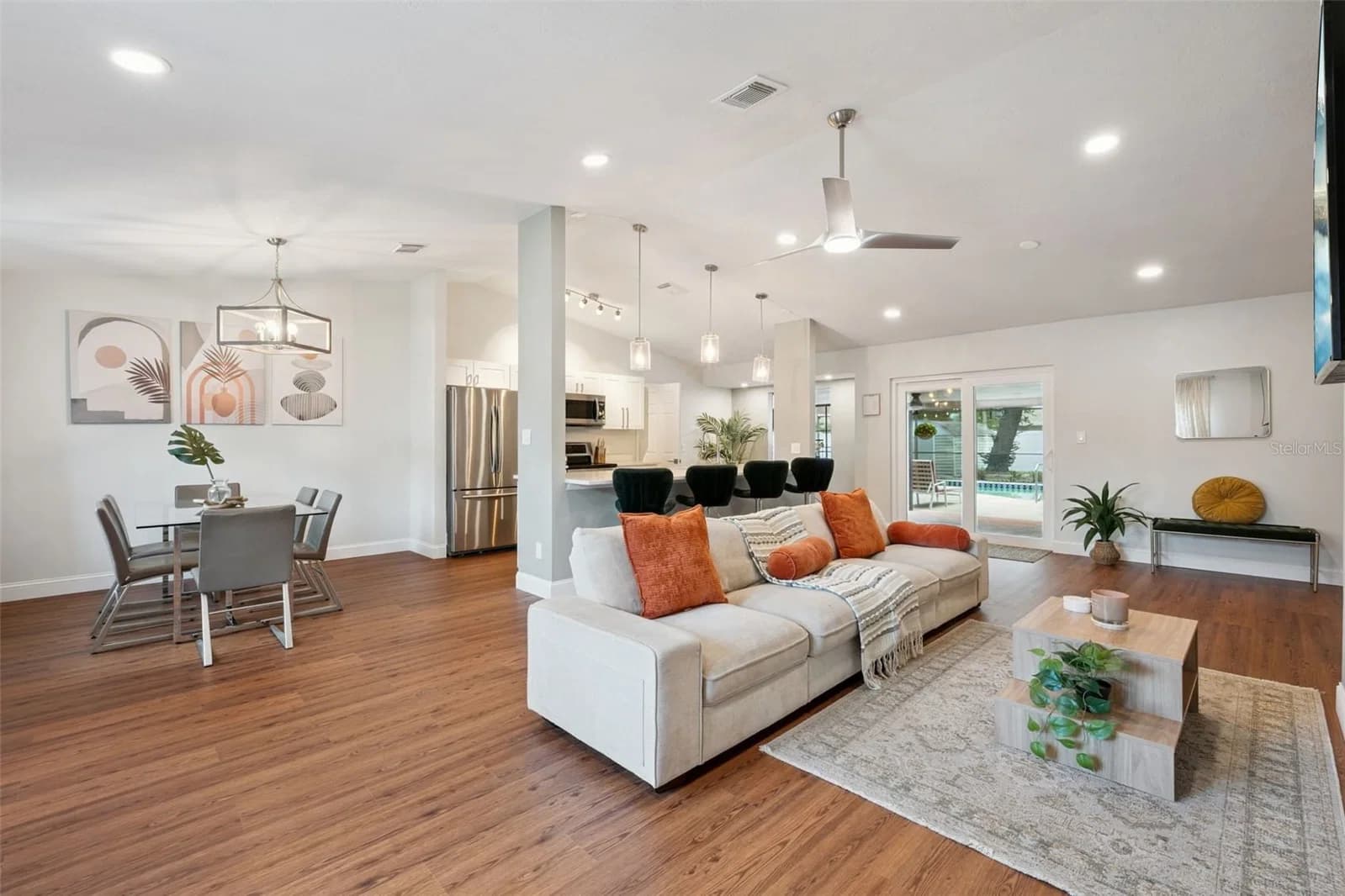 8714 HILL PINE 2