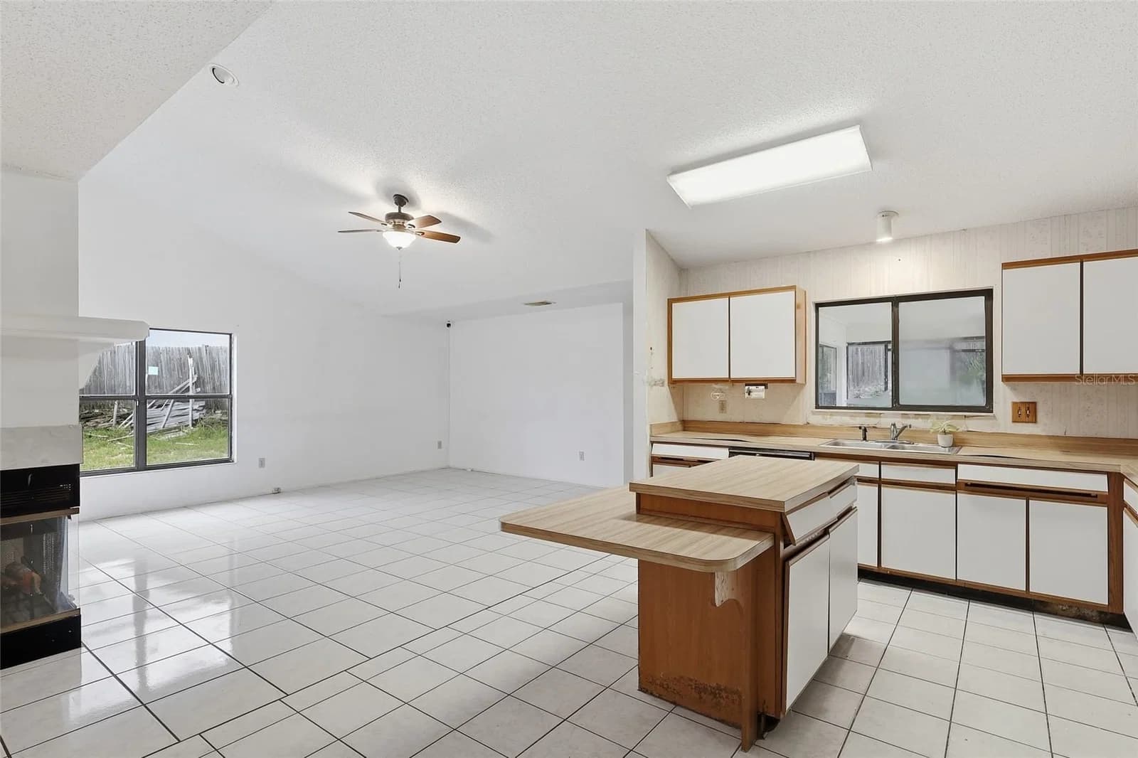 2939 DANFORTH 4