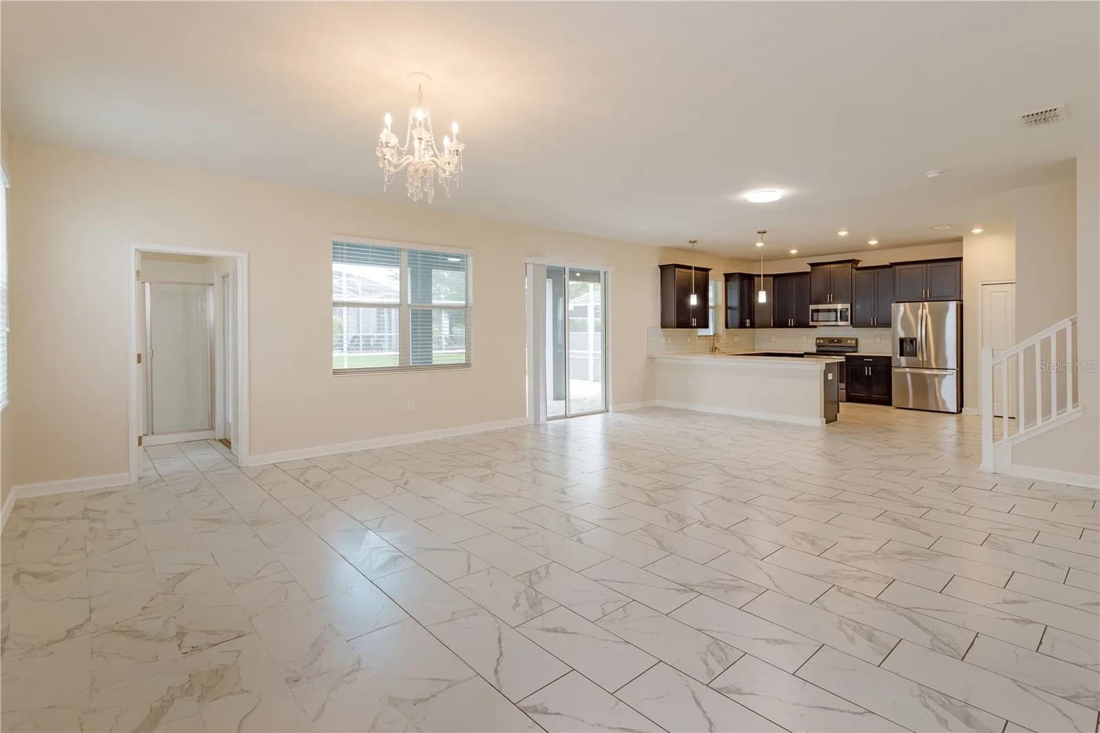 1673 MOON VALLEY 4