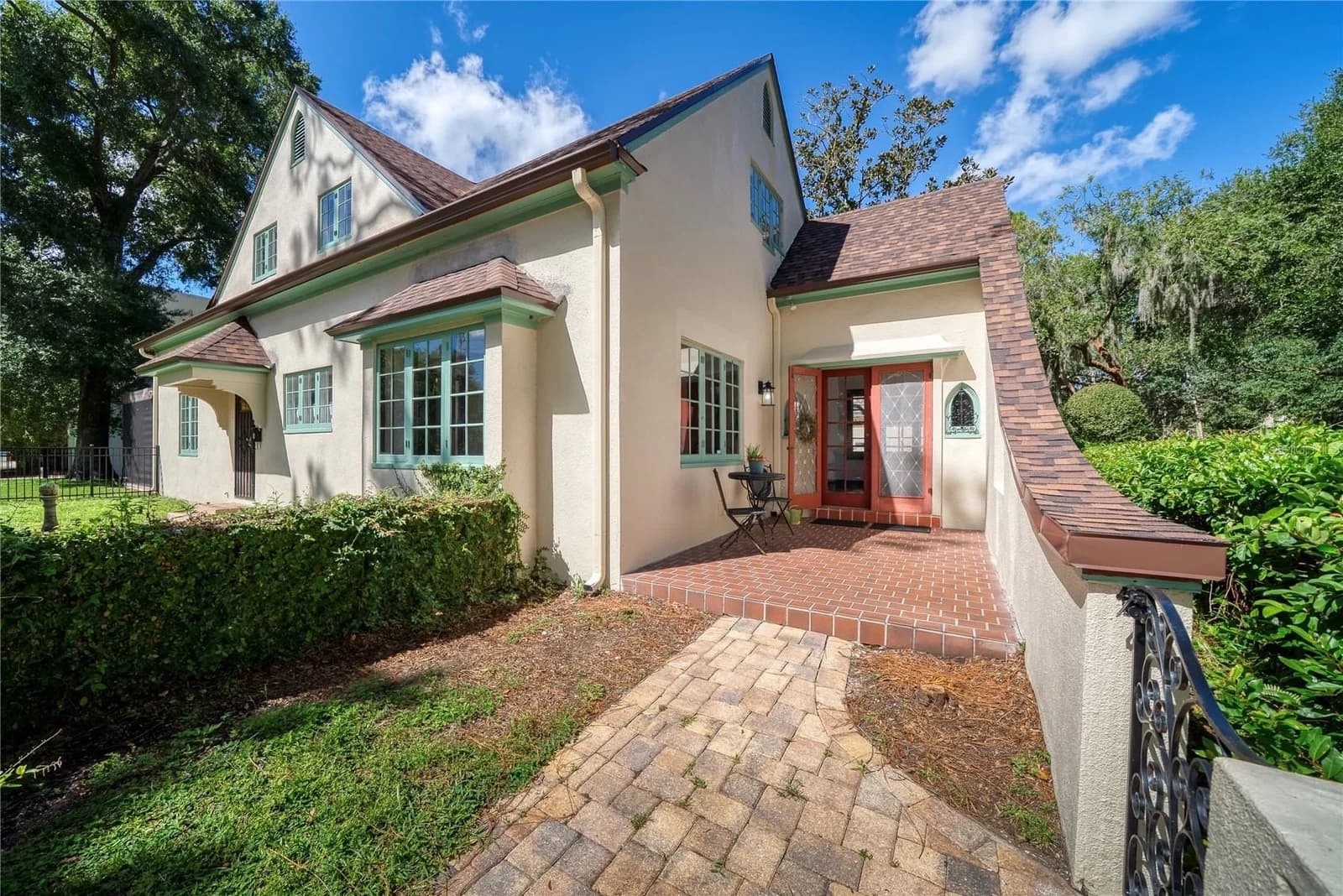 1216 GOLDEN Lane, Orlando, FL 32804 3