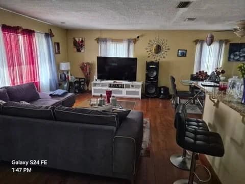 6121 HOLIDAY HILL 2