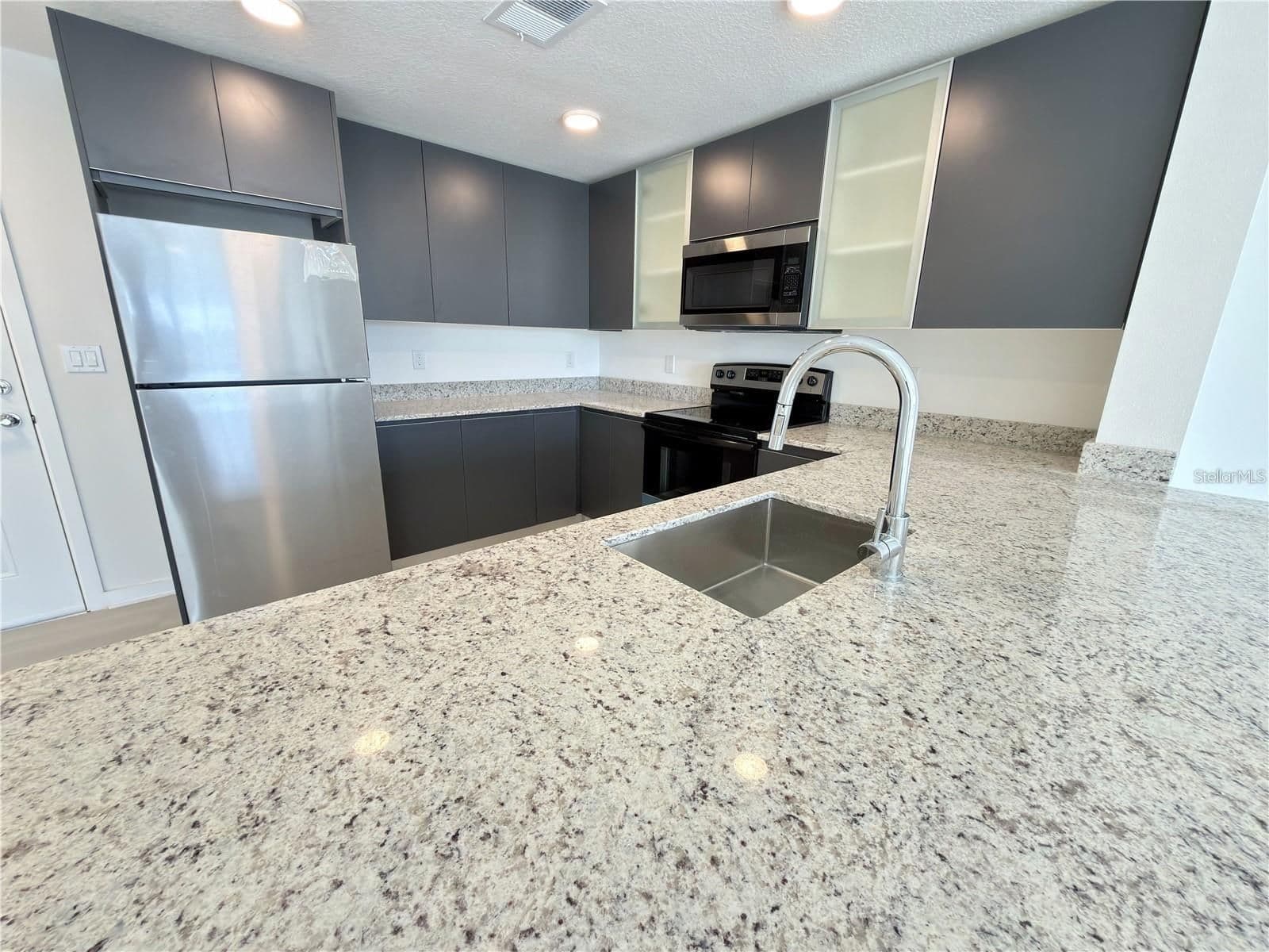 5563 MILLENIA PARK BLVD 3