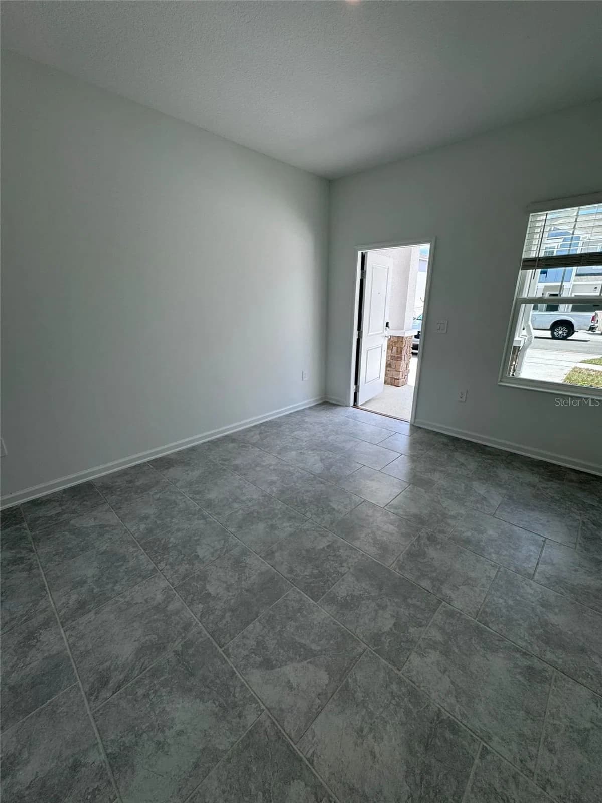 3133 LAURENT 5