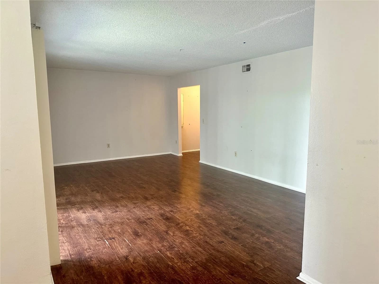 3992 VERSAILLES 2