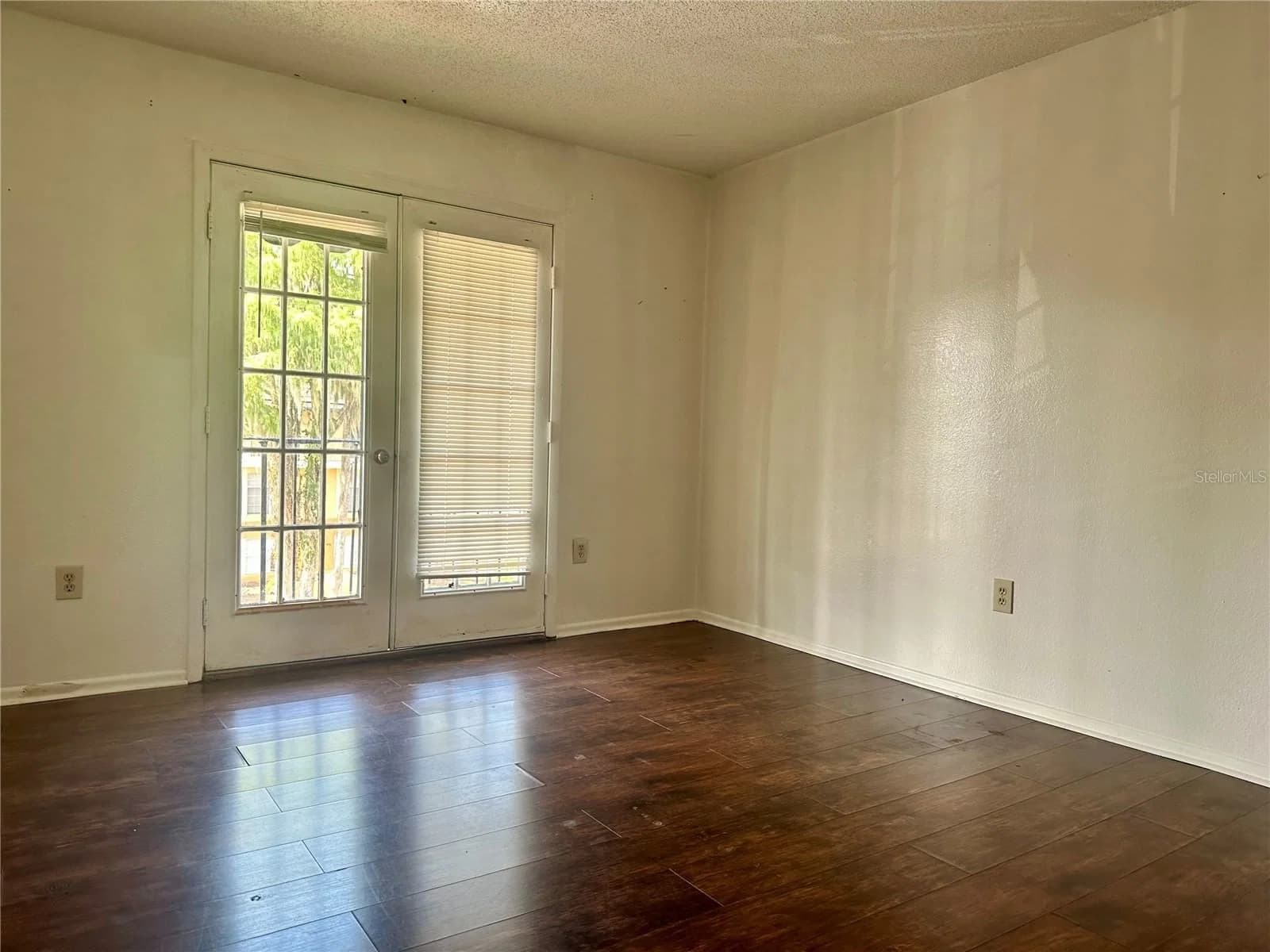3992 VERSAILLES 4