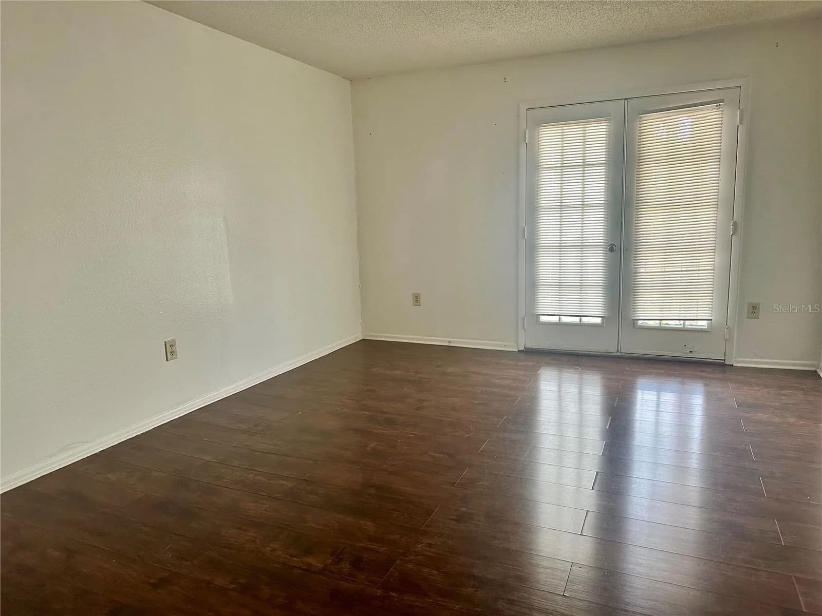 3992 VERSAILLES 5
