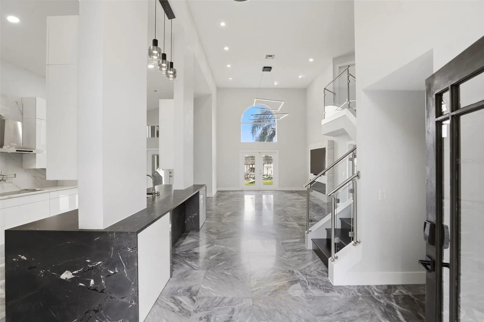 673 LAKE HARBOR 3