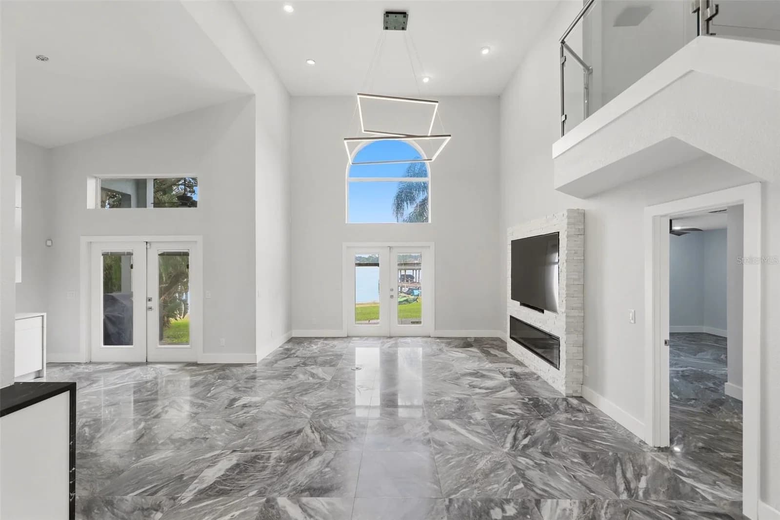 673 LAKE HARBOR 4