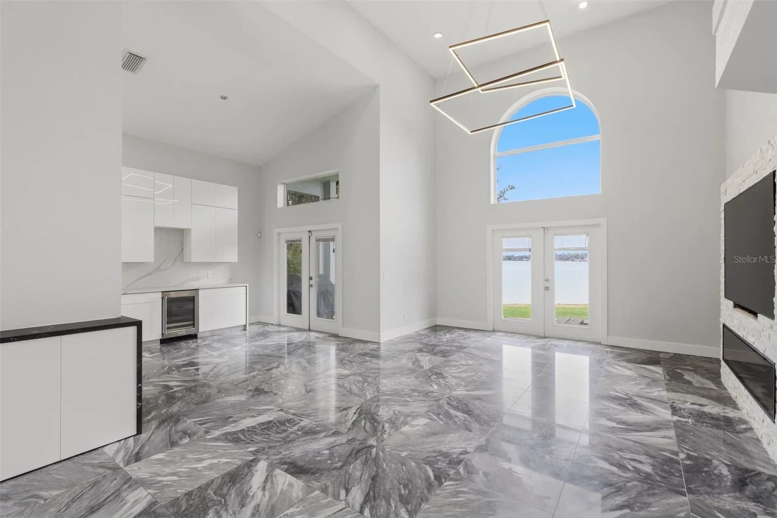 673 LAKE HARBOR 5