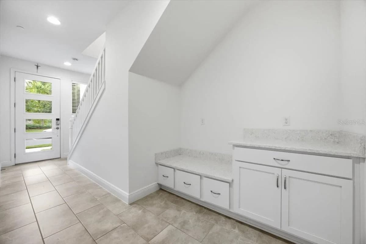 9874 BUCKLOW HILL 3