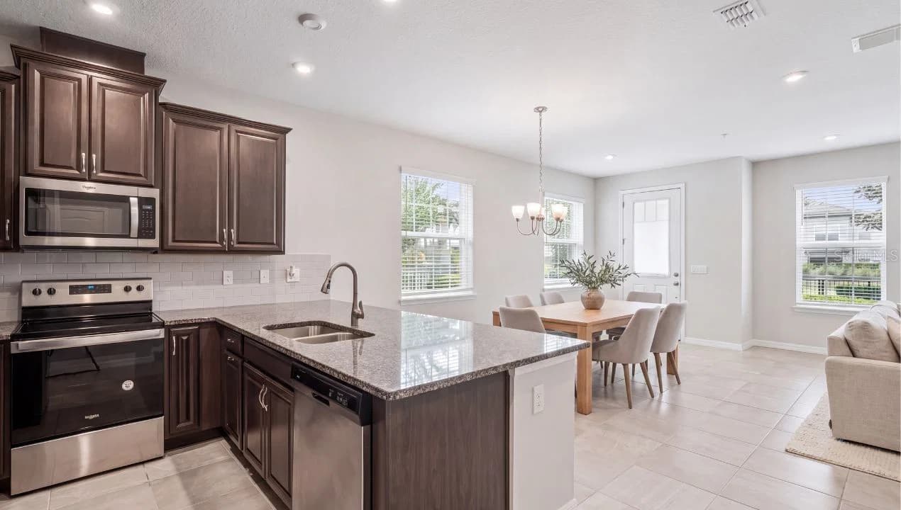 9457 RANDAL PARK 5