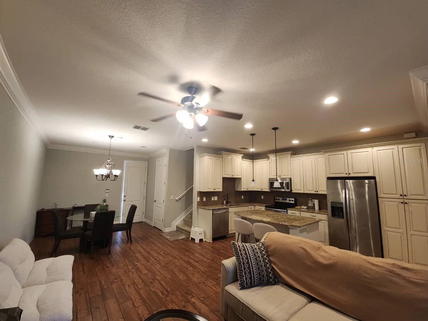 10052 EAGLE CREEK CENTER 2