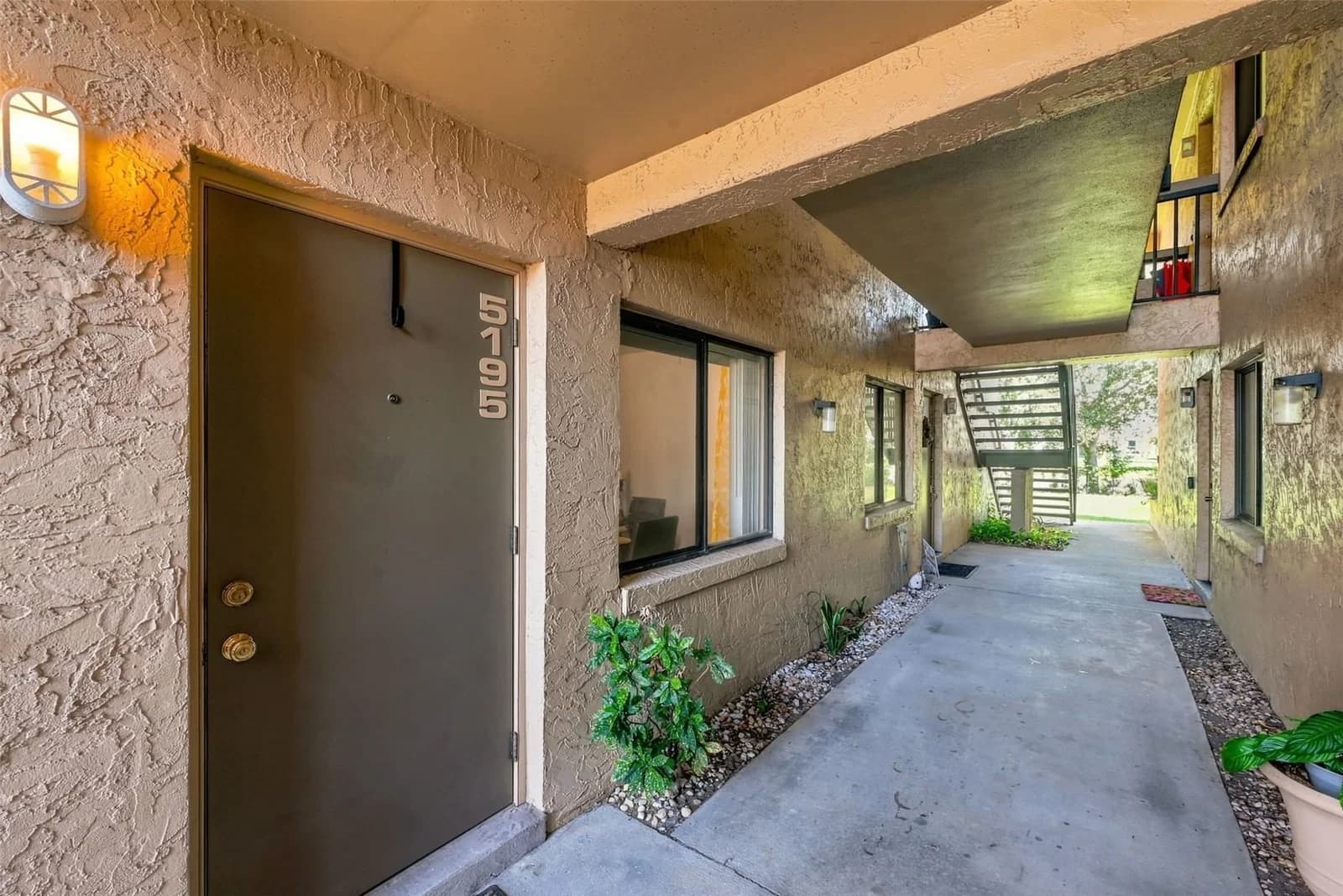 5195 VINELAND 4