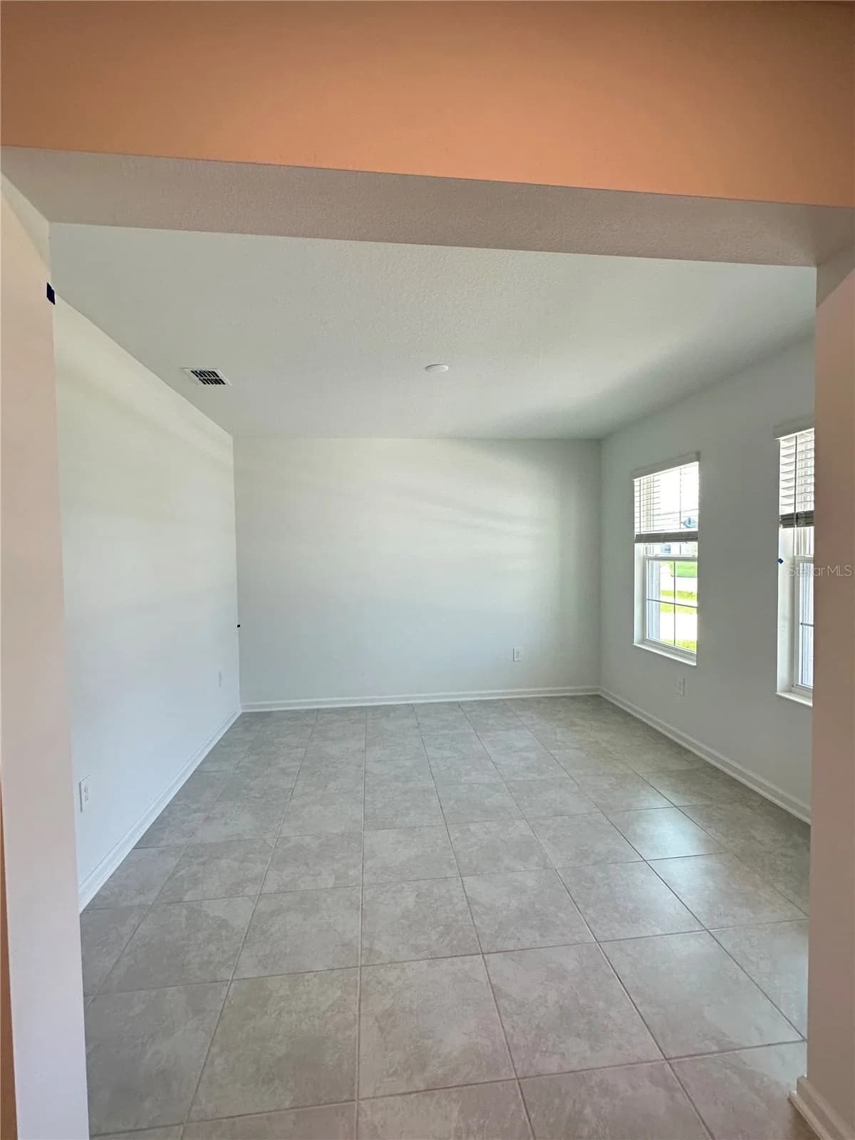 4039 AMBROSE 5