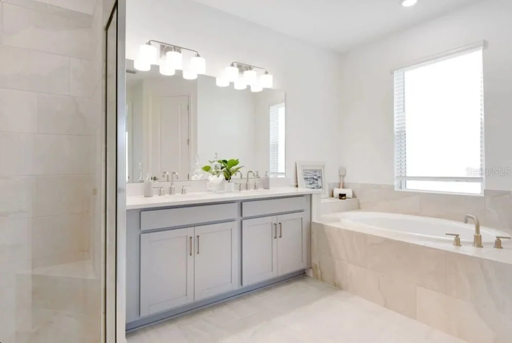 5772 MEADS BAY POND 4
