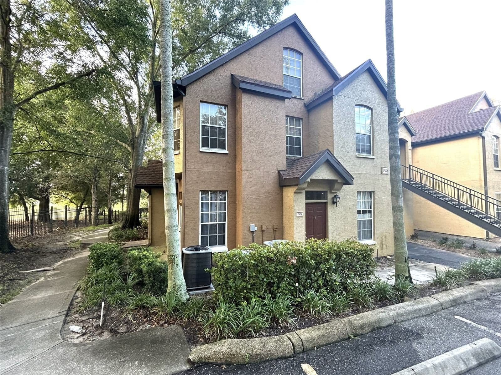 6424 RALEIGH 2